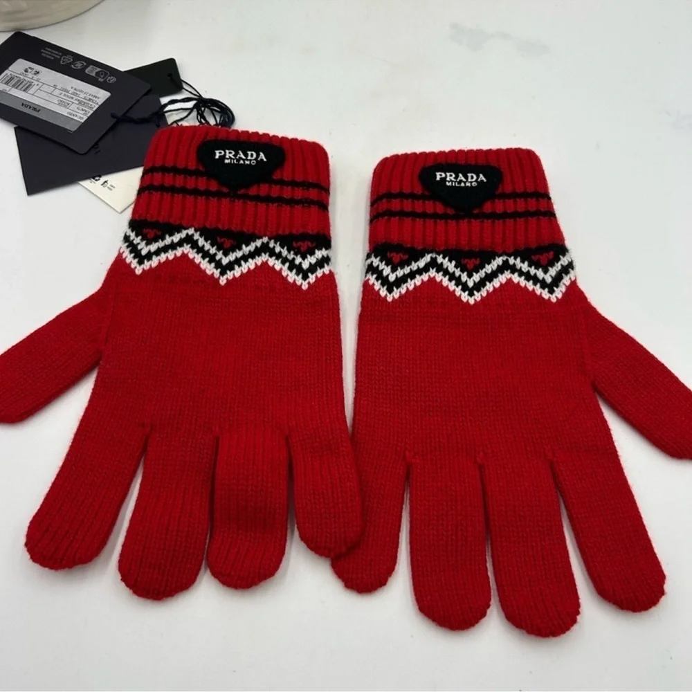 Unisex Prada wool/cashmere knit, gloves, size large maiden in Italy